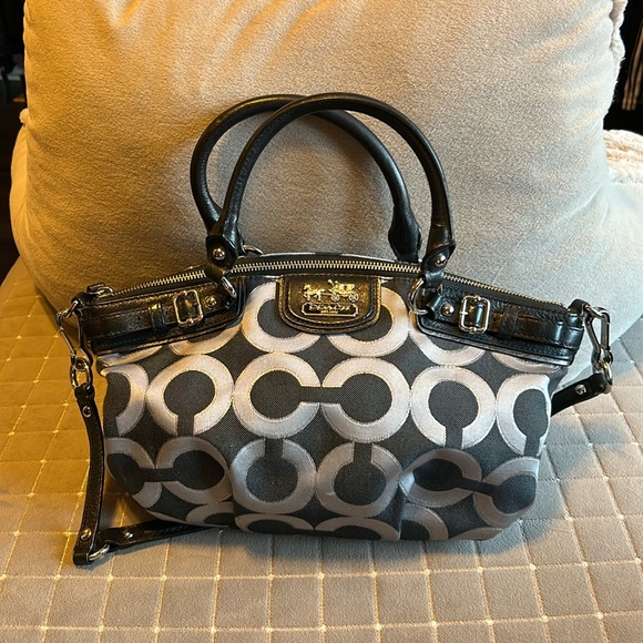 Coach Signature Satchel - Picture 1 of 6